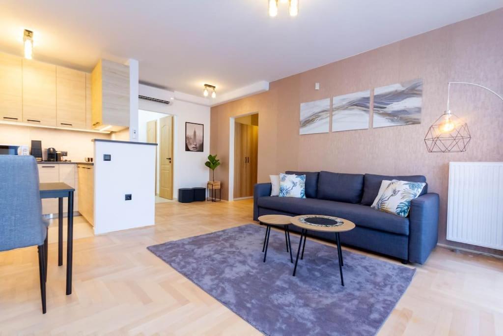 Gozsdu White Raven 3 - Terrace And Free Underground Parking Budapest