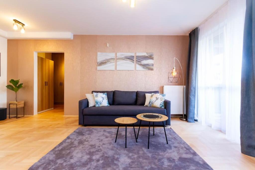 Apartment Gozsdu White Raven 3 - Terrace And Free Underground Parking *