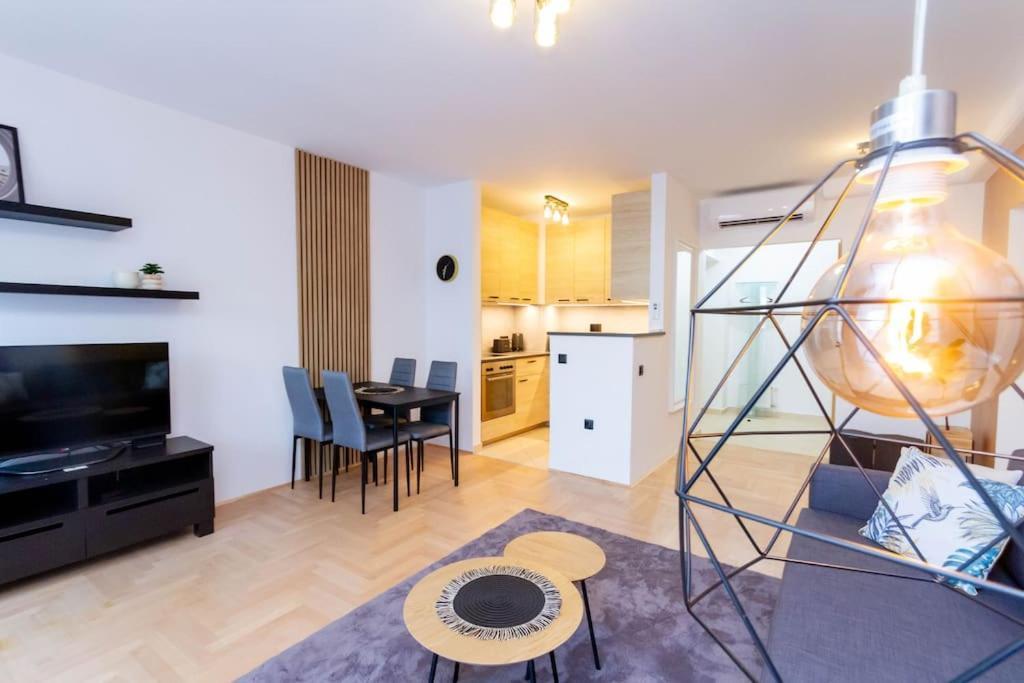Apartment Gozsdu White Raven 3 - Terrace And Free Underground Parking *