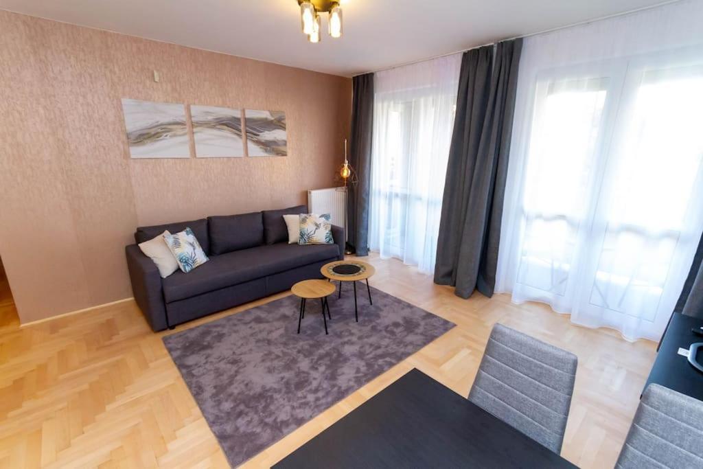 Apartment Gozsdu White Raven 3 - Terrace And Free Underground Parking Budapest
