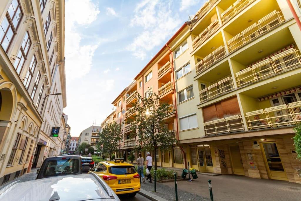 Gozsdu White Raven 3 - Terrace And Free Underground Parking Apartment